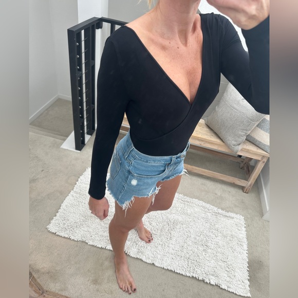 Nikibiki Seamless Black Wrap-Style Long Sleeve Bodysuit Holiday Winter Trendy M - Picture 4 of 10